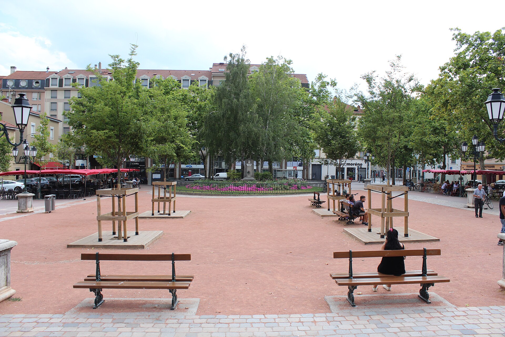 La place Ambroise-Courtois et son marché, au cœur de Monplaisir